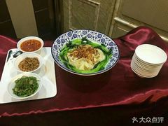 正宗手抓羊肉-丝路盛宴美食城