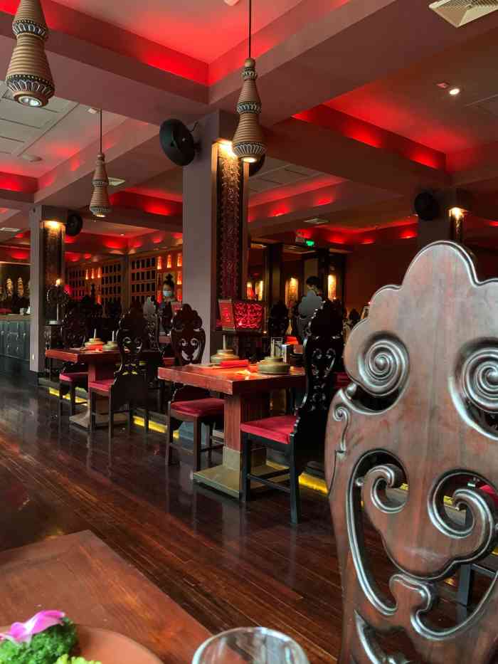 lost heaven花马天堂云南餐厅(外滩店)-"【位置】:10号线乘到豫园站1