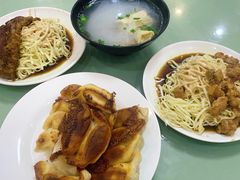 鲜肉锅贴-白玉兰小吃(新村路店)