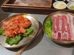 -围炉肉舍•炭烤活鳗•丹东海鲜烤肉(步行街店)