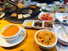 传统石锅拌饭-唯成•韩国炭火烤肉 유성고기