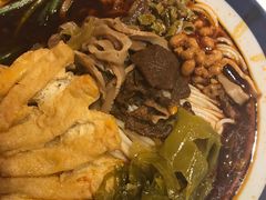 -霸蛮湖南菜·牛肉粉(荣京西街店)