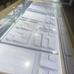 -威德钻石-克拉钻大本营(南京东路店)