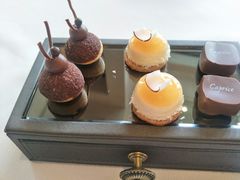 青苹果及西芹啫喱件慕丝配椰子香脆-Caprice(香港四季酒店)