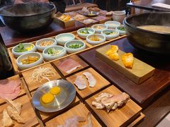 -银米·云南传统过桥米线(双廊黑金冠店)