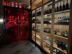 -FOUR PLAY BAR