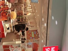 -名创优品(北京新中关购物中心地铁层店)