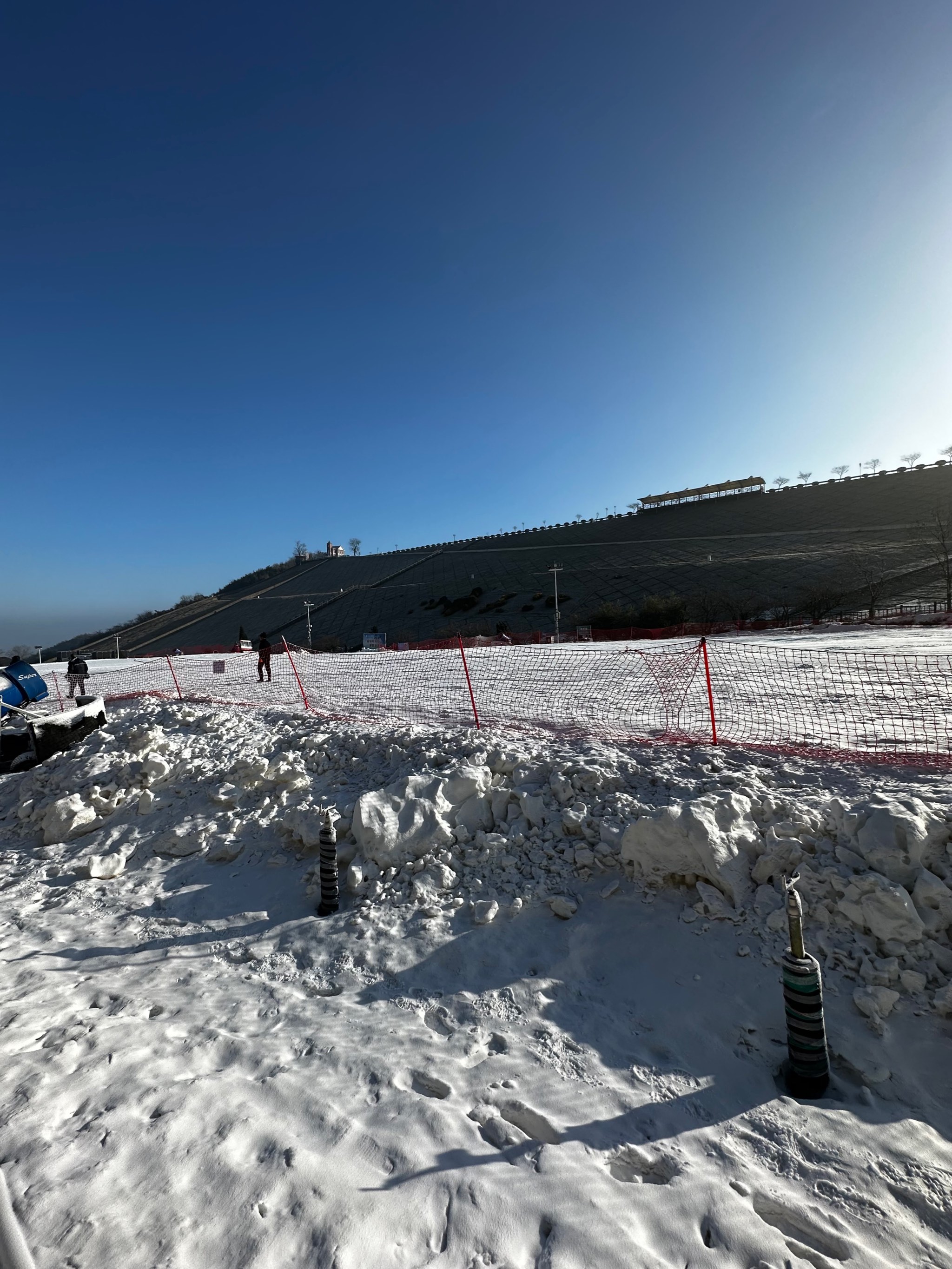 云上草原雪场图片