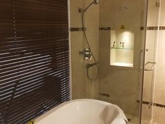 -青岛海尔洲际酒店