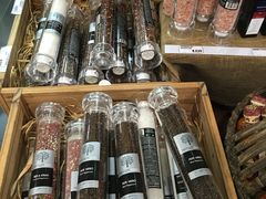 -奥利弗·雷金纳德·坦博国际机场
