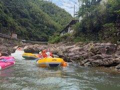 -安吉龙王山峡谷漂流