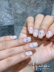 -花岐款式专研健康美甲沙龙