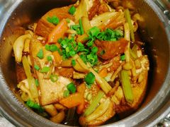 什菌豆腐煲-凯荟·不止酸菜鱼(广州鸿德国际店)