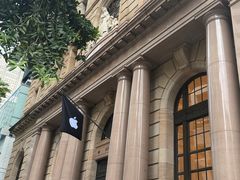 -Apple Store(Brisbane)