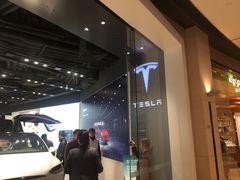 -TESLA 特斯拉(上海太古汇体验店)