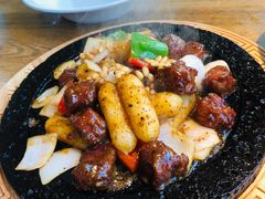 -蜜桃餐厅·伴山(湖滨商业街店)