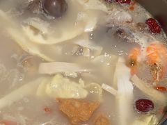 -三人行骨头王火锅(长寿店)