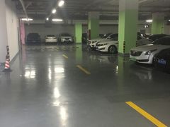 -虹梅国际广场-地下停车场