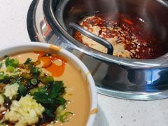 -龍歌自助小火锅(市南金茂湾店)