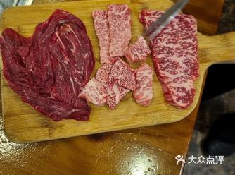 从中国来的闺蜜带我去了明洞twoplus韩牛专营店