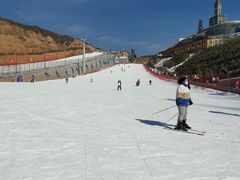 -采薇庄园四季滑雪场