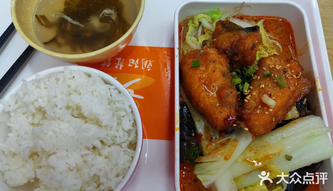 东二楼菜品价格在15元以下
