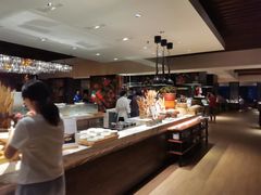 自助取餐区-JW万豪厨房餐厅·滨海草坪烧烤·海鲜·海景(三亚绿发山海天JW万豪酒店)