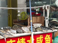 -霞涌市场海鲜摆卖区