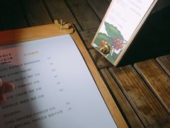 -彳亍咖啡·这里(水湾路店)