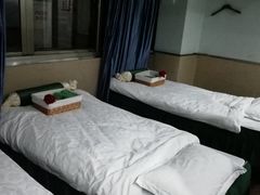-新盈光·云会所(百丈东路店)