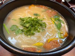 -银米·云南传统过桥米线(双廊黑金冠店)