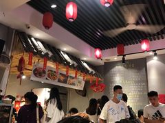 -爆炸头阿姨小四川正宗川味小吃(无任何分店)