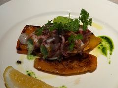 嫩煎鲜鱿配烤流彩时蔬-Solo(衡山路店)