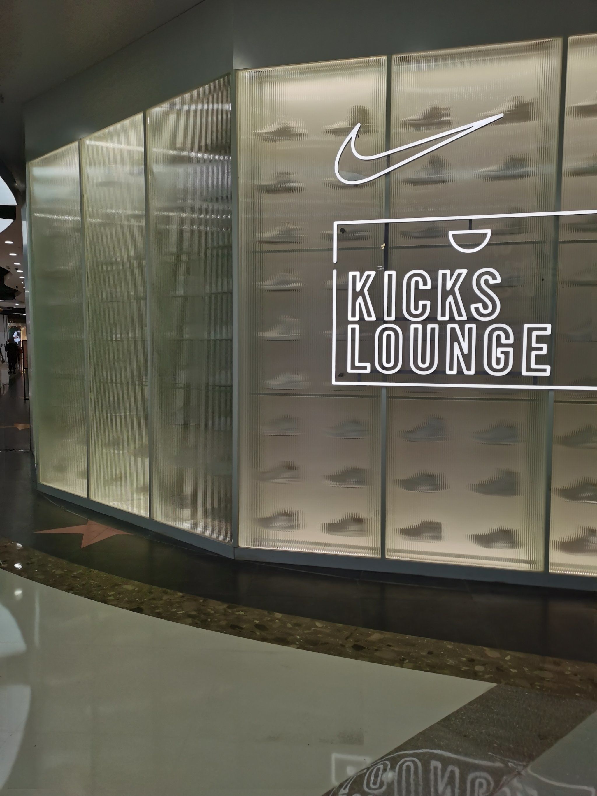 一家很潮的耐克店