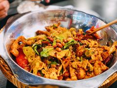-愉肴麻辣香锅(中北镇店)