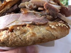 烧饼夹肘子肉-老四烧饼铺(丽源路店)