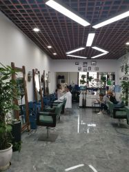 -V8潮牌·接发烫染连锁