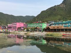 -百里峡七彩艺术小镇