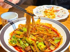 香辣鸡肉炒米粉-胖老汉椒麻鸡清真新疆菜(西御街店)