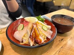 -元祖ぶっち切り寿司 魚心(三宫店)