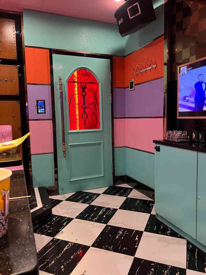 爱尚量贩ktv(兴工店)-"没有服务果汁太难喝了,鸡肉串还是挺好吃的.