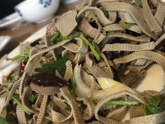 -溢心园香河肉饼总店