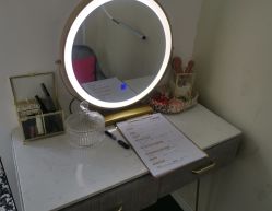 -VIVI BEAUTY  美甲美睫皮肤管理中心