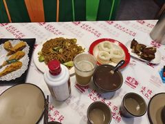 -堂瓦里·33年传统赣菜(第一街区店)