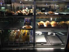 面包甜点陈列柜-星巴克臻选店(澳门伦敦人店)