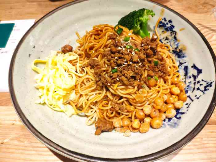 八道拌·百年干挑面(紫荆天街店)-"大年初一,小盆友喊着去买玩具.