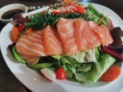 -Chom Cafe and Restaurant