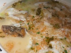 -渔语鱼酸菜鱼新川菜(来福士店)