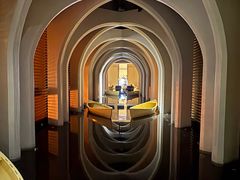 -涨巢·潮玩水疗局