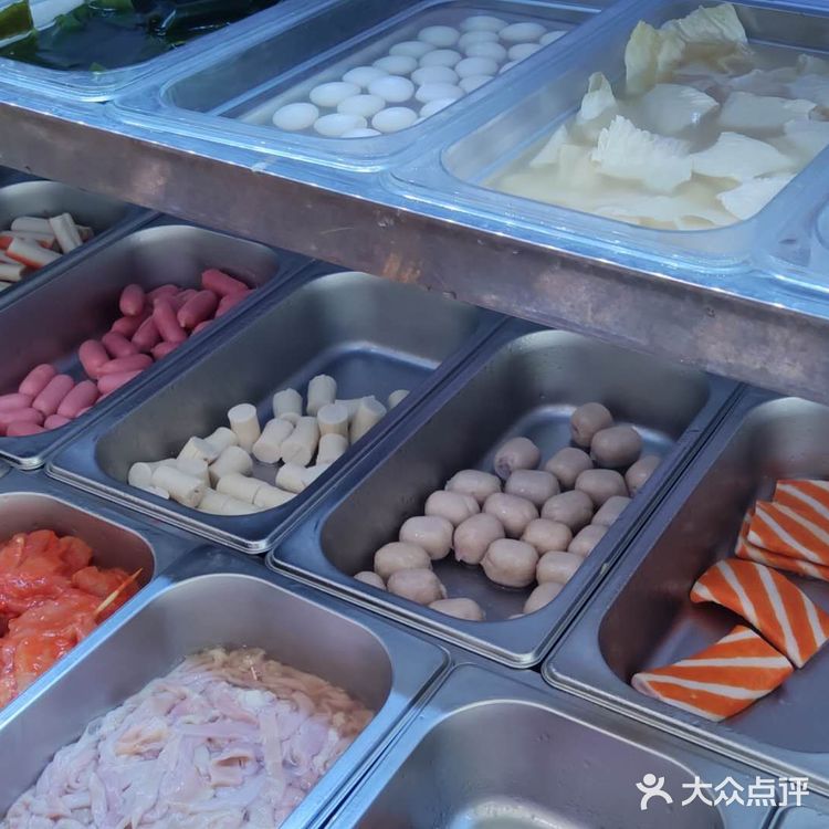 中午食堂一起来的朋友也说价格不贵，整整齐齐的食物
